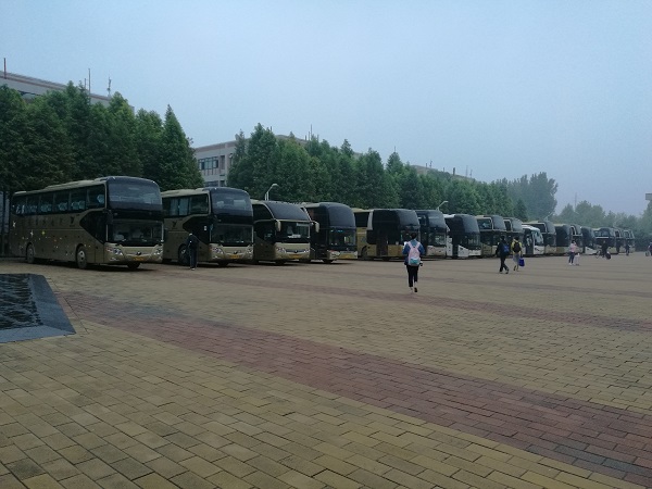 鄭州大巴車租賃:醉漢大巴吸煙被阻止,毆打大巴司機釀事故http://www.yanhuangfilm.com/